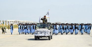 Были дипломаты из Китая и Ирана: талибы провели парад на бывшей базе США Баграм (видео)