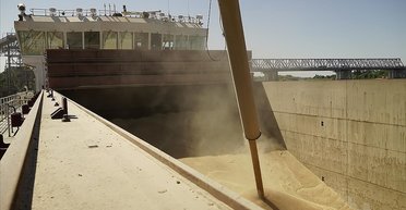 Варшава молчит: как Киев пытается договориться с Польшей и снять запрет на ввоз зерна