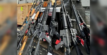 Подарок из Майами: украинцам могут раздавать полуавтоматы и пистолеты