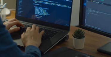 Россияне массово жалуются: киберспециалисты ГУР взломали онлайн-сервисы 1С, — источники Фокуса