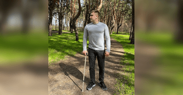 "Повертайся в Бахмут": у Кам'янському дівчата в комендантську годину облаяли пораненого військового