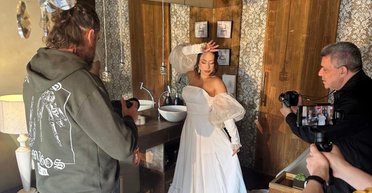 Модель замовила весільну фотосесію, щоб помститися хлопцеві за зраду (фото)