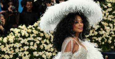 81-річна Даяна Росс затьмарила всіх гостей Met Gala 2025 (відео)
