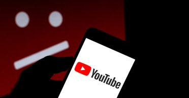 СБУ втрутилась: YouTube-канали, що транслювали Київ під час обстрілу, тепер показують Крим