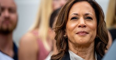 Тень Обамы. Почему не все демократы поддерживают кандидатуру Камалы Харрис