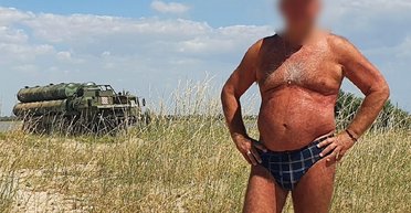 Два черных пятна вместо С-400: OSINT показали качественные фото удара вблизи Евпатории (фото)