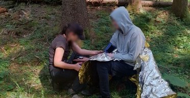 Замерз и приболел: пограничники спасли уклониста, который заблудился в лесу (фото)