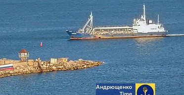 В порт Мариуполя зашел уже четвертый танкер: что свозят ВС РФ в оккупированный город (фото)