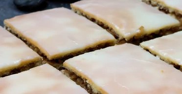 Тістечка з яблуками та горіхами: рецепт десерту, який сподобається всім