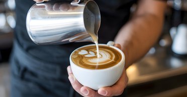 Как правильно экономить деньги: верна ли идея о том, что, отказавшись от латте, можно скопить капитал