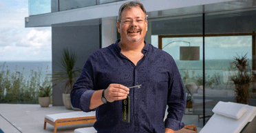 Звалиться в море: чоловік, який виграв у лотерею шикарний особняк, втік через 3 дні (фото)