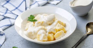 Солодкі ліниві вареники з сиром: простий рецепт смачного сніданку