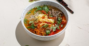 Потрясающий вкус: рецепт холодного корейского супа кукси