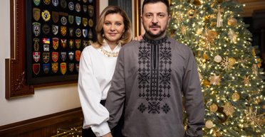 Новогодние образы супругов Зеленских: стилист обратила внимание на важную деталь
