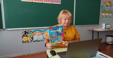 Суд защитил право учителей-пенсионеров работать без срочных трудовых контрактов. Что теперь?