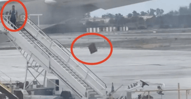 "Любить свою роботу": вантажника спіймали за "метанням" багажу в аеропорту (відео)