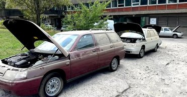 Никому не нужны: в Европе обнаружили склад с двумя десятками ВАЗ без пробега (фото)