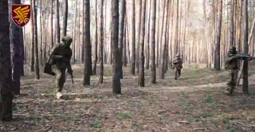 Житомирские десантники попали в окружение ВС РФ: их освобождало соседнее подразделение (видео)