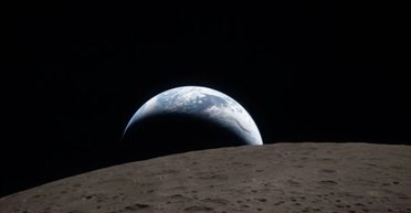 Земля заходит за Луну: интернет взорвало видео, снятое на iPhone в глубоком космосе (видео)