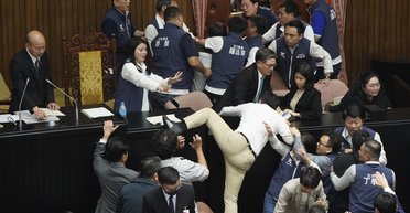 Больше денег на оборону. Политические дрязги на Тайване угрожают обороноспособности острова