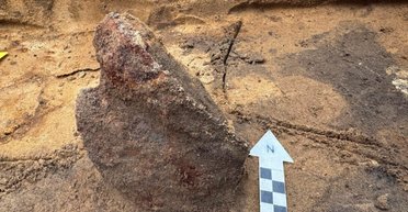 Нашли там, где никто не ждал: археологи раскопали римский шлем в Дании (фото)