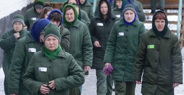 Хочуть воювати більше за чоловіків: у РФ почали масово вербувати на війну з жіночих колоній, — ЗМІ