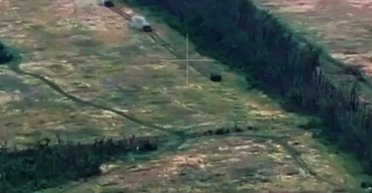 Ехали, как будто праздновали победу: ВСУ разнесли колонну техники РФ на Лиманском направлении (видео)