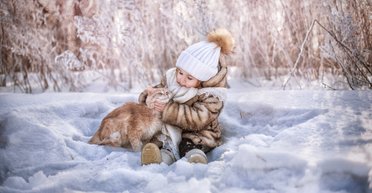 Кур'єр з немовлям видавав себе за батька-одинака 43 рази на день: він на цьому заробляв (фото)