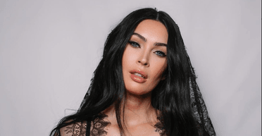 Новонароджена донька Меган Фокс захворіла: що сталося (фото)