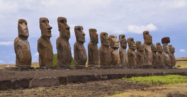 Затерянный в Тихом океане: чем на самом деле удивляет и что скрывает остров Пасхи (фото)