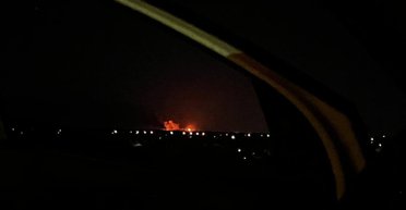 Произошла утечка нефтепродуктов на НПЗ "Лукойл": российский Волгоград атаковали беспилотники, поднялись пожары (видео)