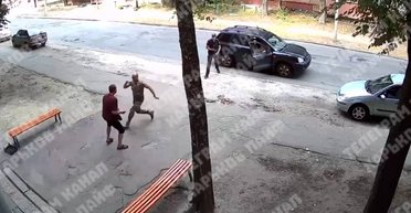 Сын сбежал, а отца ударили по шее: в Харькове скандал с сотрудниками ТЦК, — соцсети (видео)