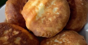Пиріжки з фаршем на кефірі: покроковий рецепт чудового перекусу (відео)