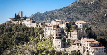 Останнє прохання: 95-річний мільйонер залишив усі свої статки рідному місту (фото)