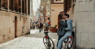 Есть одна вещь, которая держит пары вместе десятилетиями — и это не страсть