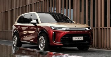 Доступний сімейний кросовер від General Motors і Huawei показали на офіційних фото