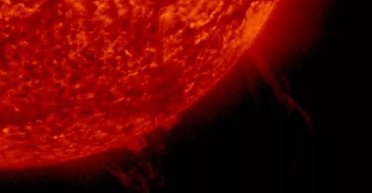 Дуже рідкісна подія: Сонце викинуло в космос одразу три величезні потоки плазми (відео)