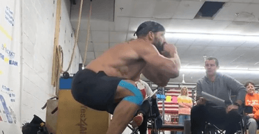 Чоловік зробив понад 26 000 присідань за 24 години, встановивши новий світовий рекорд (відео)