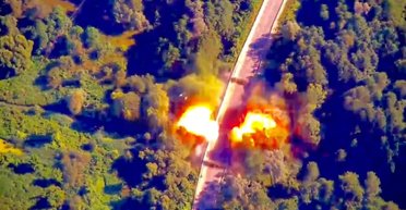 Подкрался FPV на оптоволокне: дрон ВСУ взорвал мост в Брянской области, — Флеш (видео)