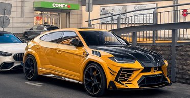 В Киеве заметили сверхмощный кроссовер Lamborghini с ярким тюнингом (фото)