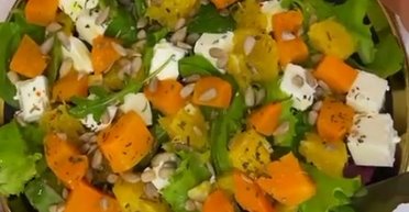 Яскравий смак осені: рецепт салату з гарбузом та апельсином