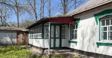 Українка купила світлий будинок в селі поблизу Києва за $10 тисяч (фото)