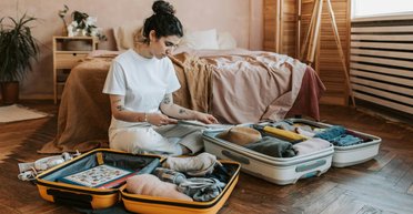 "Щоб виглядати стильно": відомий український модельєр назвав 6 речей, які варто взяти у відпустку (відео)