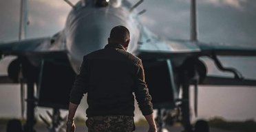 "Летчики будут сами готовить себе самолеты": Безуглая заявила о переводе авиатехников в пехоту