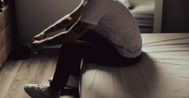 Мужчина погиб дома после трагического инцидента с женщиной: что произошло