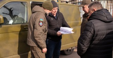 В Черкассах чиновники "заработали" на бесплатно предоставленном для ВСУ автомобиле (фото)