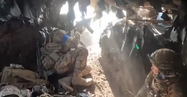 "Атакуют нонстоп": дроны загоняют ВСУ под землю, вместо них будут воевать роботы, — военный