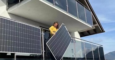 В Германии солнечные панели массово снимают с крыш и ставят в совсем другое место (фото)