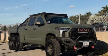 Шість коліс і гібридна установка: який вигляд має найекстремальніша Toyota (фото)