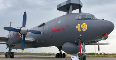 Прибрали можливу перешкоду: СБУ перед атакою на підводний човен уразили літак-розвідник (відео)